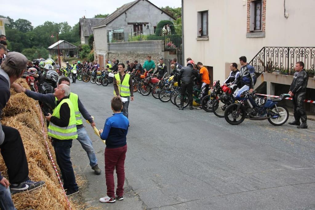 Maison Lushbrooks Moutier-Malcard Bagian luar foto