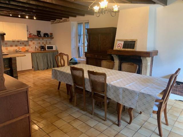 Maison Lushbrooks Moutier-Malcard Bagian luar foto